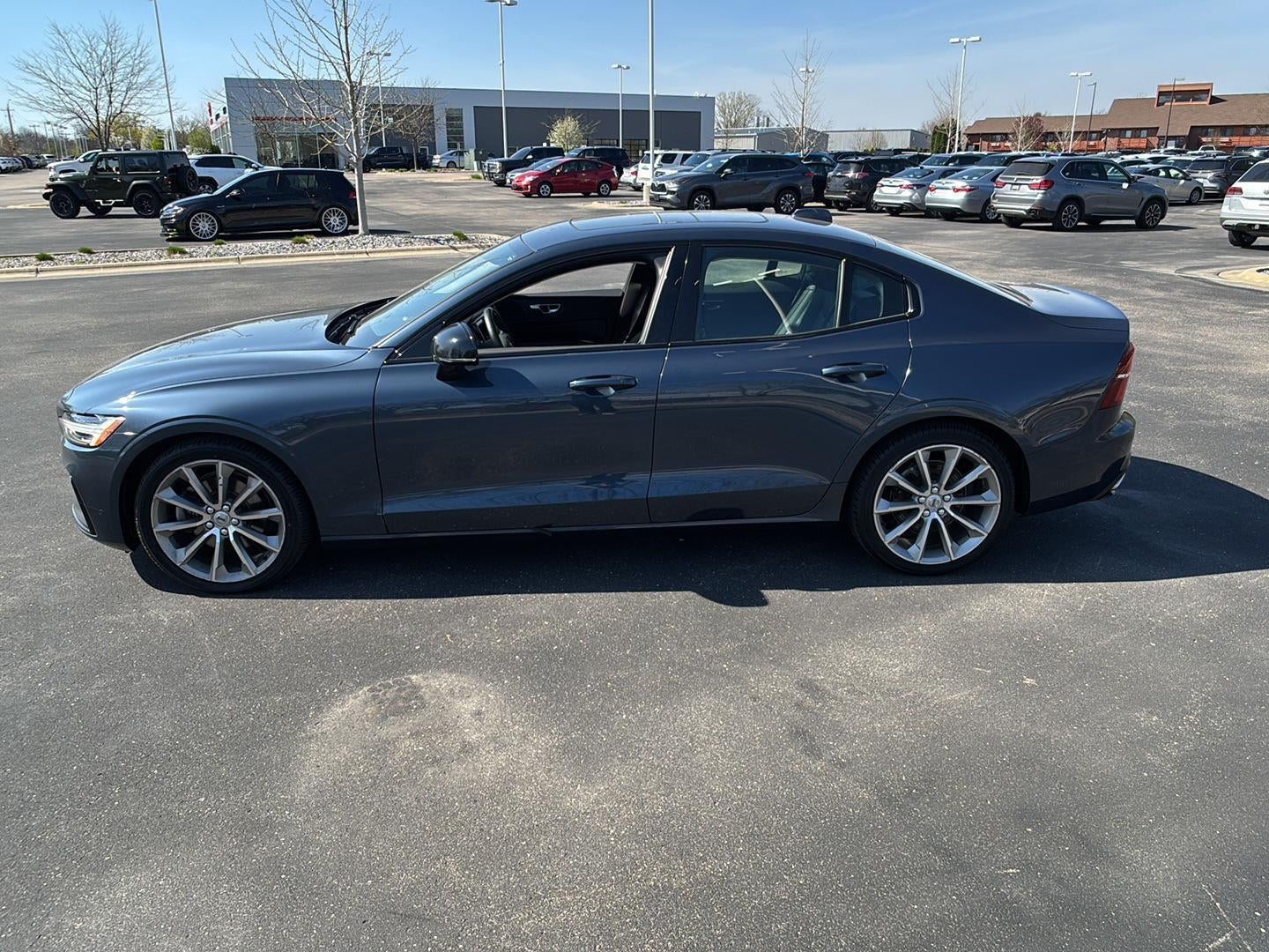 2021 Volvo S60 Momentum