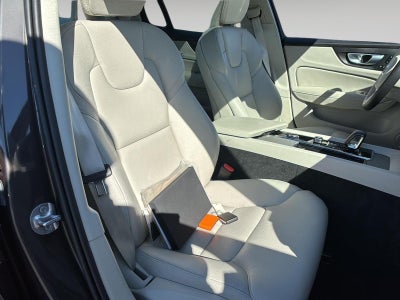 2024 Volvo S60 Plus Dark Theme