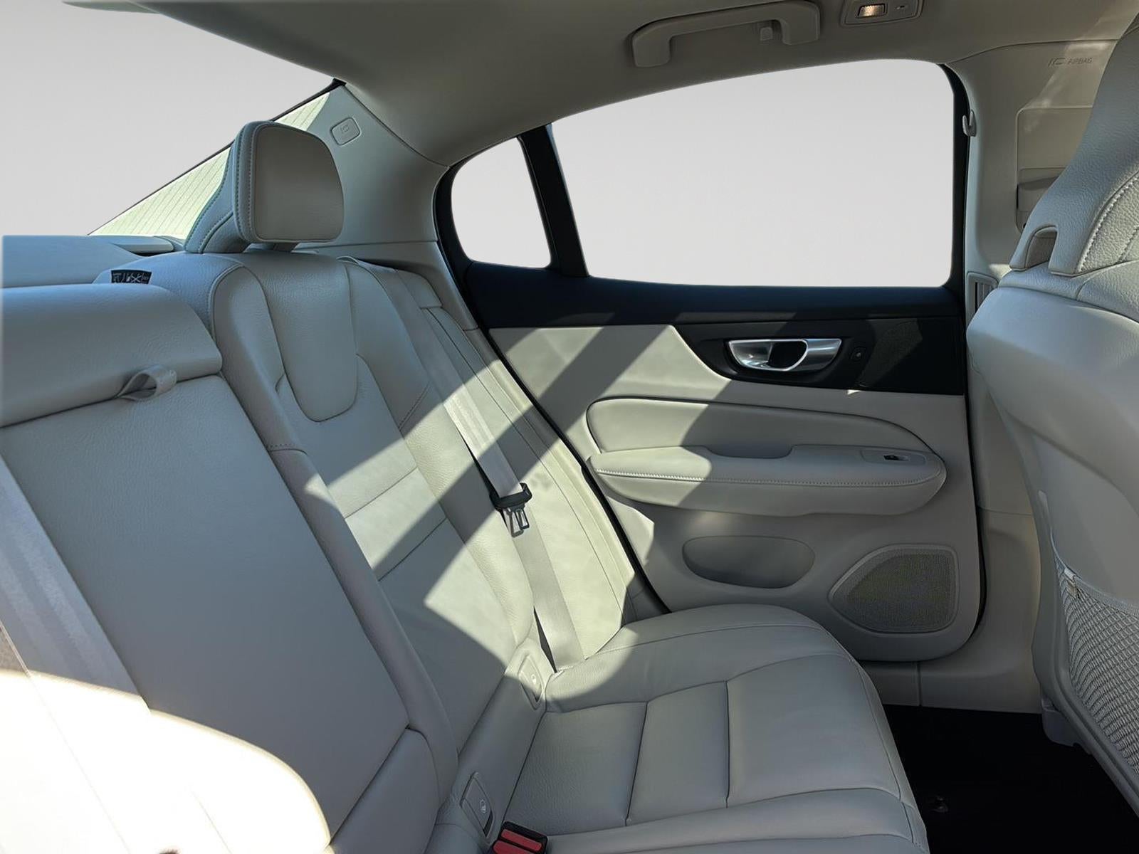 2024 Volvo S60 Plus Dark Theme