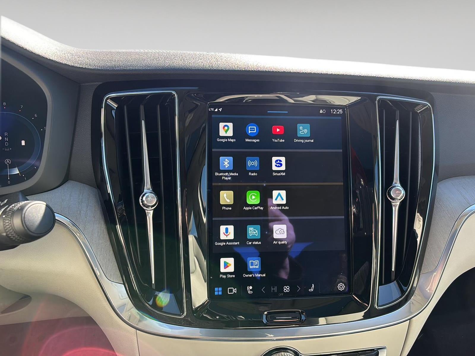 2024 Volvo S60 Plus Dark Theme