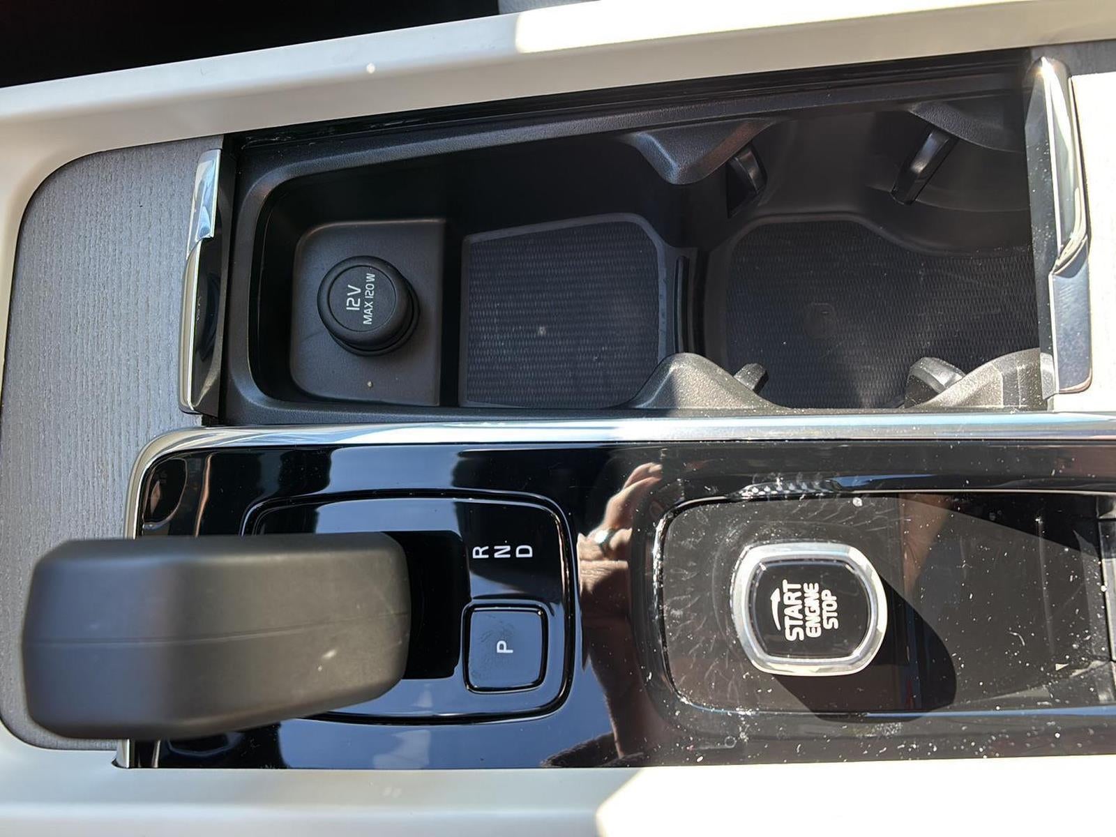 2024 Volvo S60 Plus Dark Theme