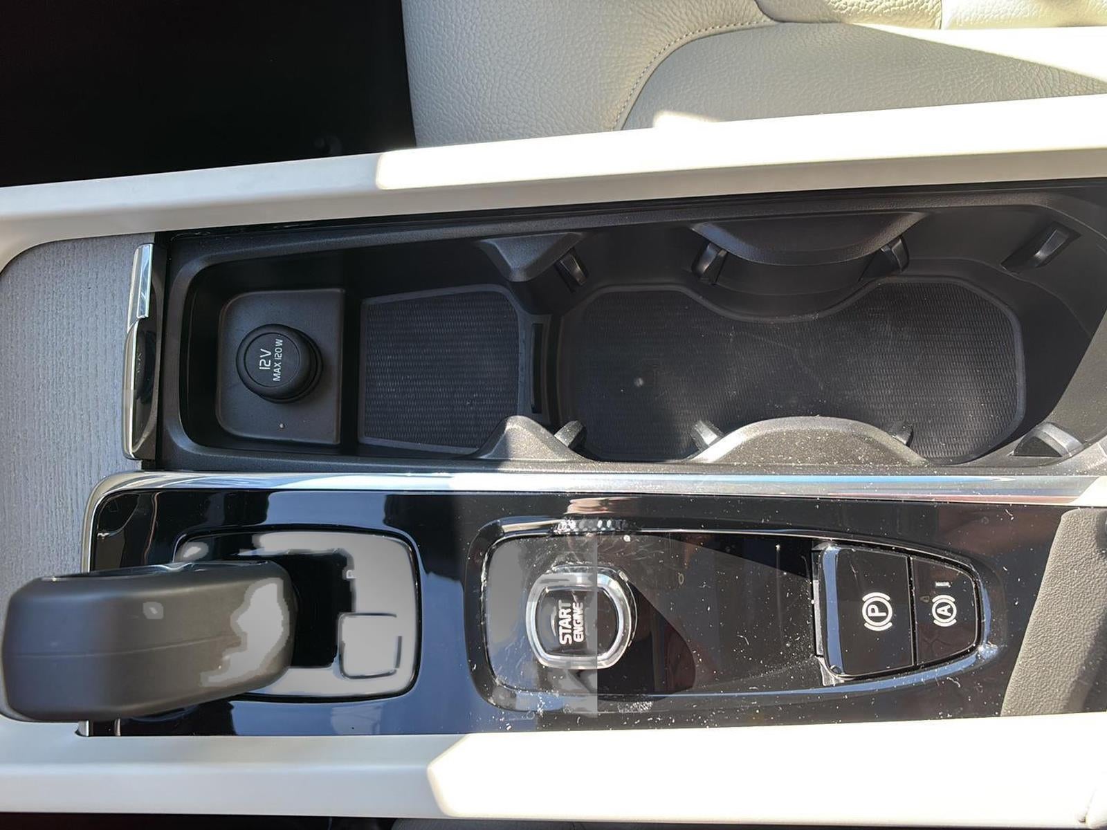 2024 Volvo S60 Plus Dark Theme