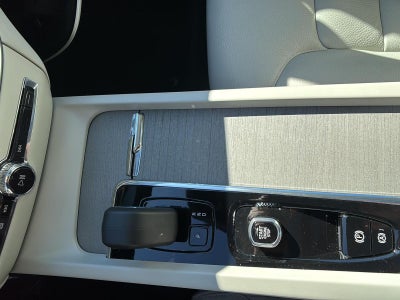 2024 Volvo S60 Plus Dark Theme