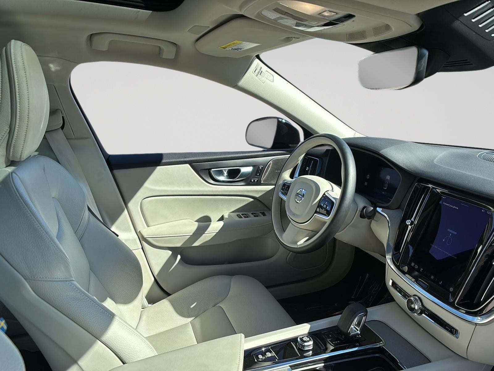 2024 Volvo S60 Plus Dark Theme