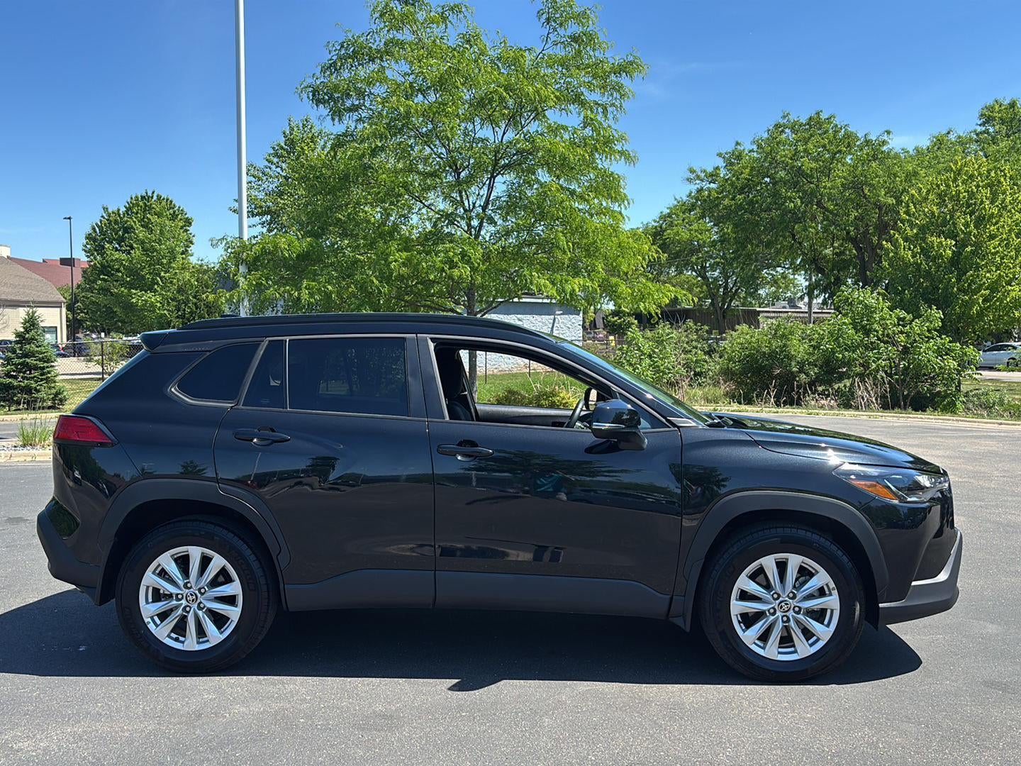 2024 Toyota Corolla Cross LE