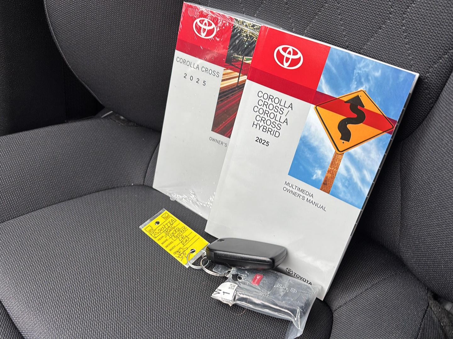 2025 Toyota Corolla Cross LE