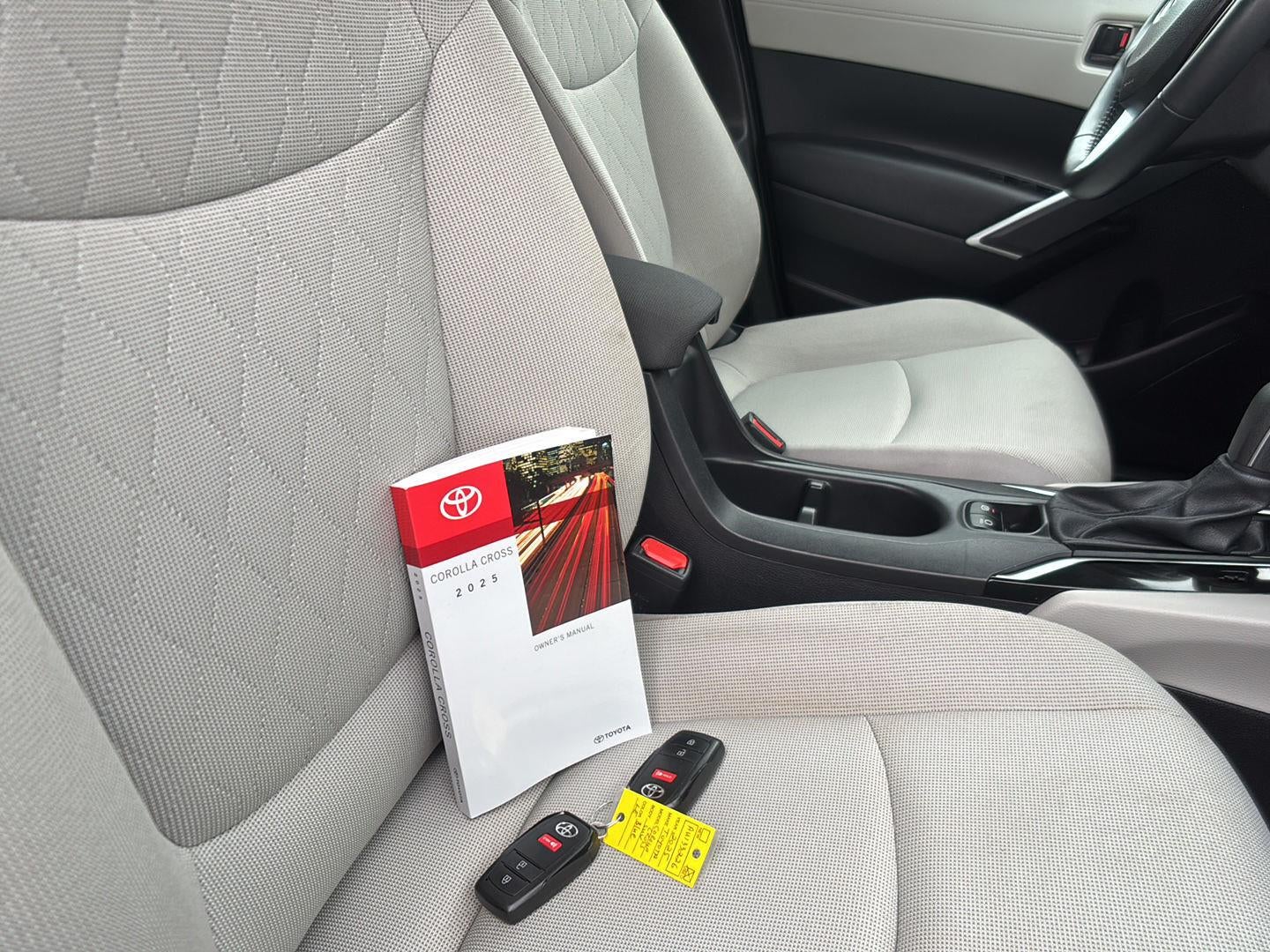 2025 Toyota Corolla Cross LE