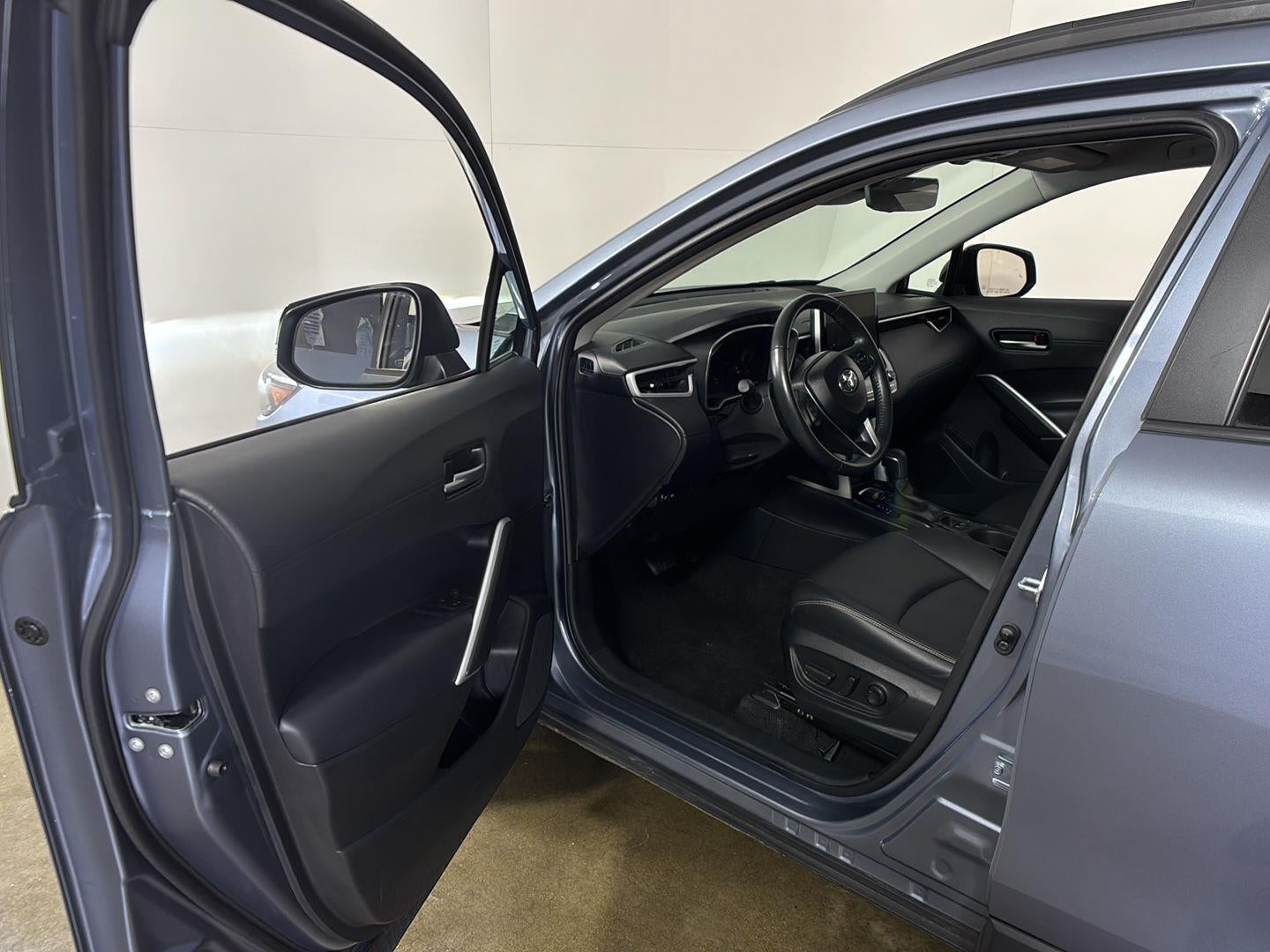 2025 Toyota Corolla Cross XLE