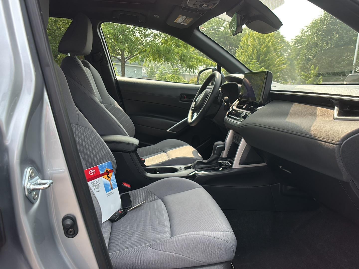 2025 Toyota Corolla Cross Hybrid SE