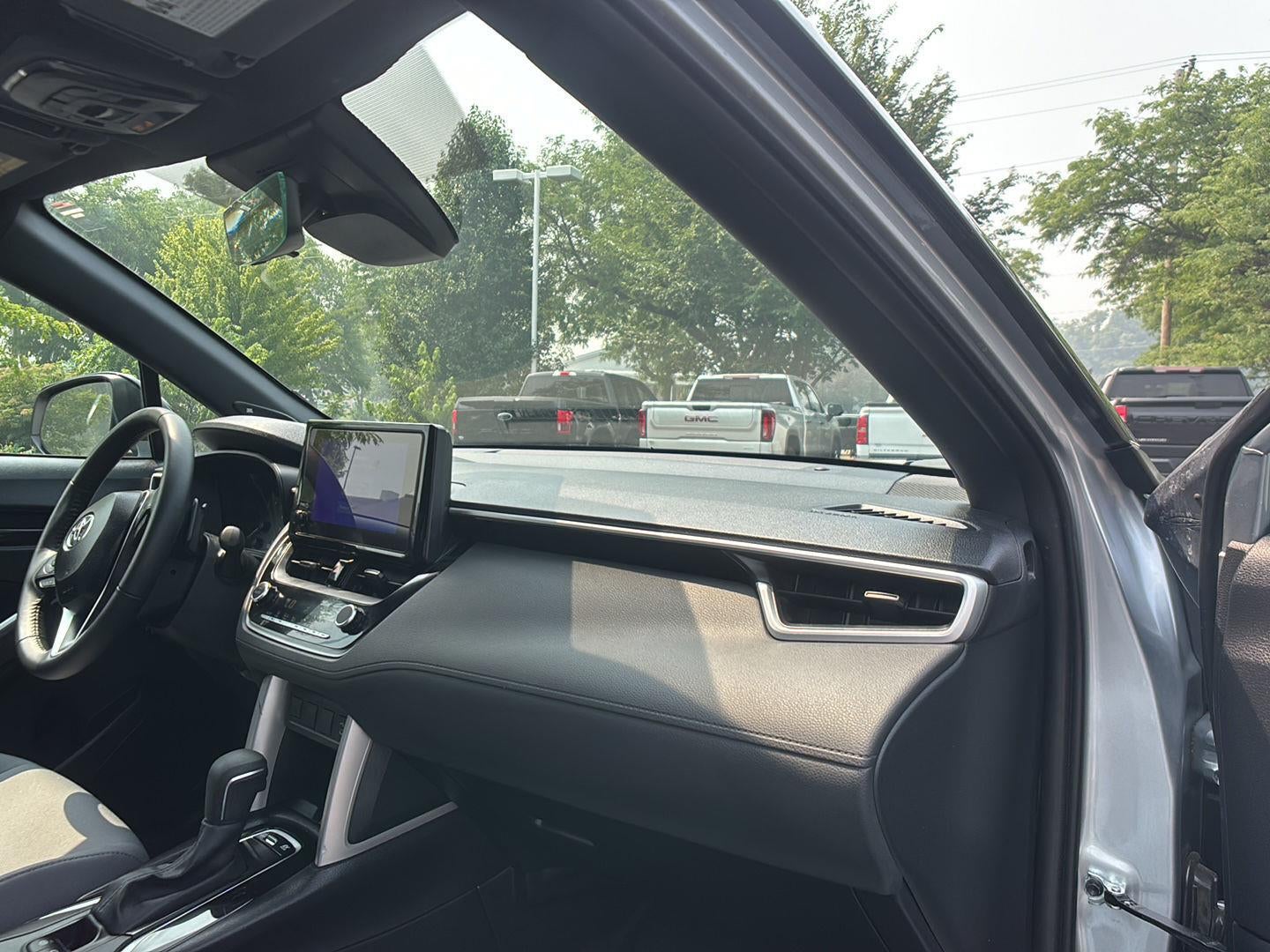 2025 Toyota Corolla Cross Hybrid SE