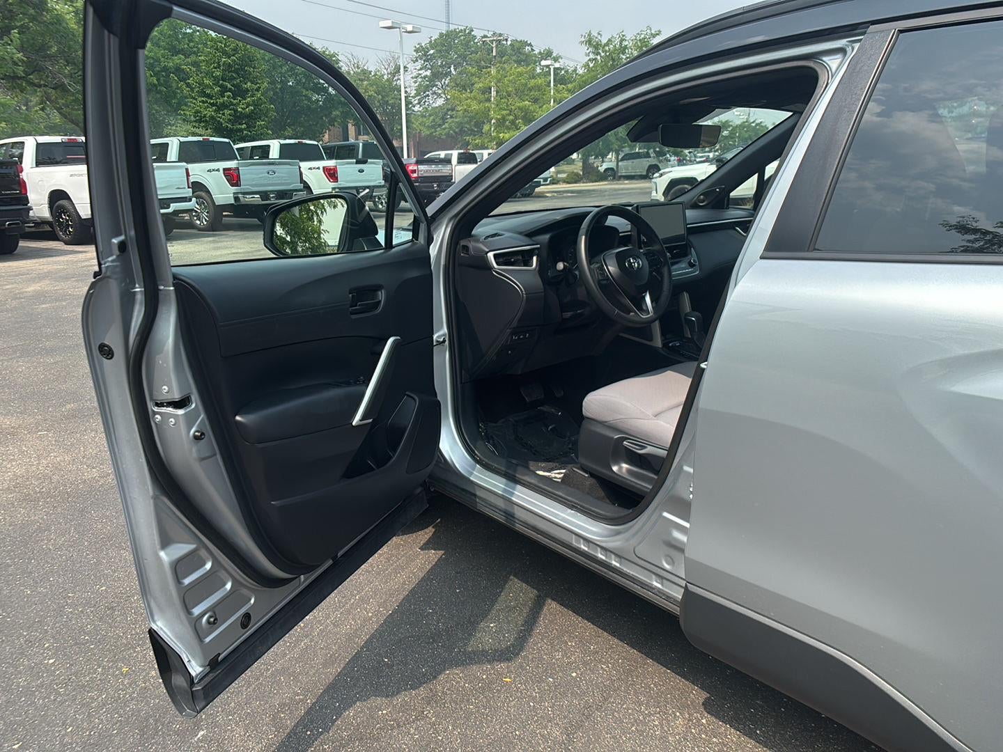 2025 Toyota Corolla Cross Hybrid SE
