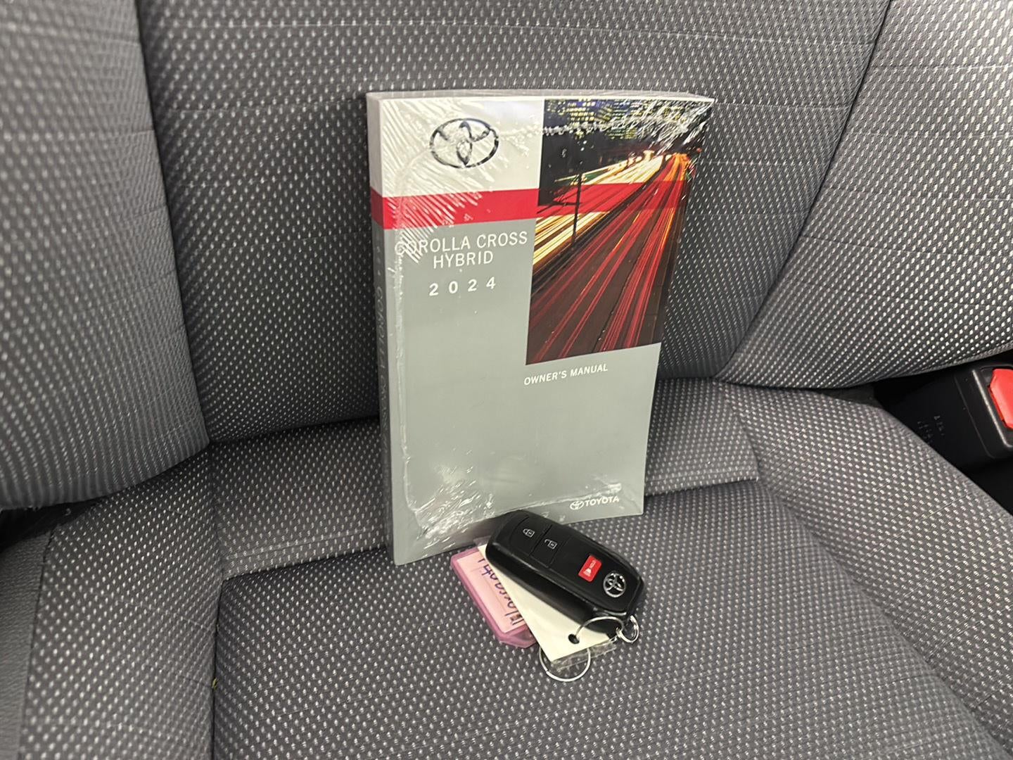 2024 Toyota Corolla Cross Hybrid SE