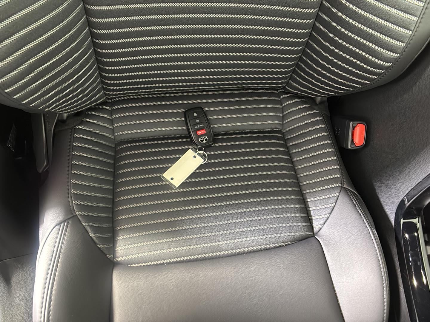 2024 Toyota Corolla Cross Hybrid XSE