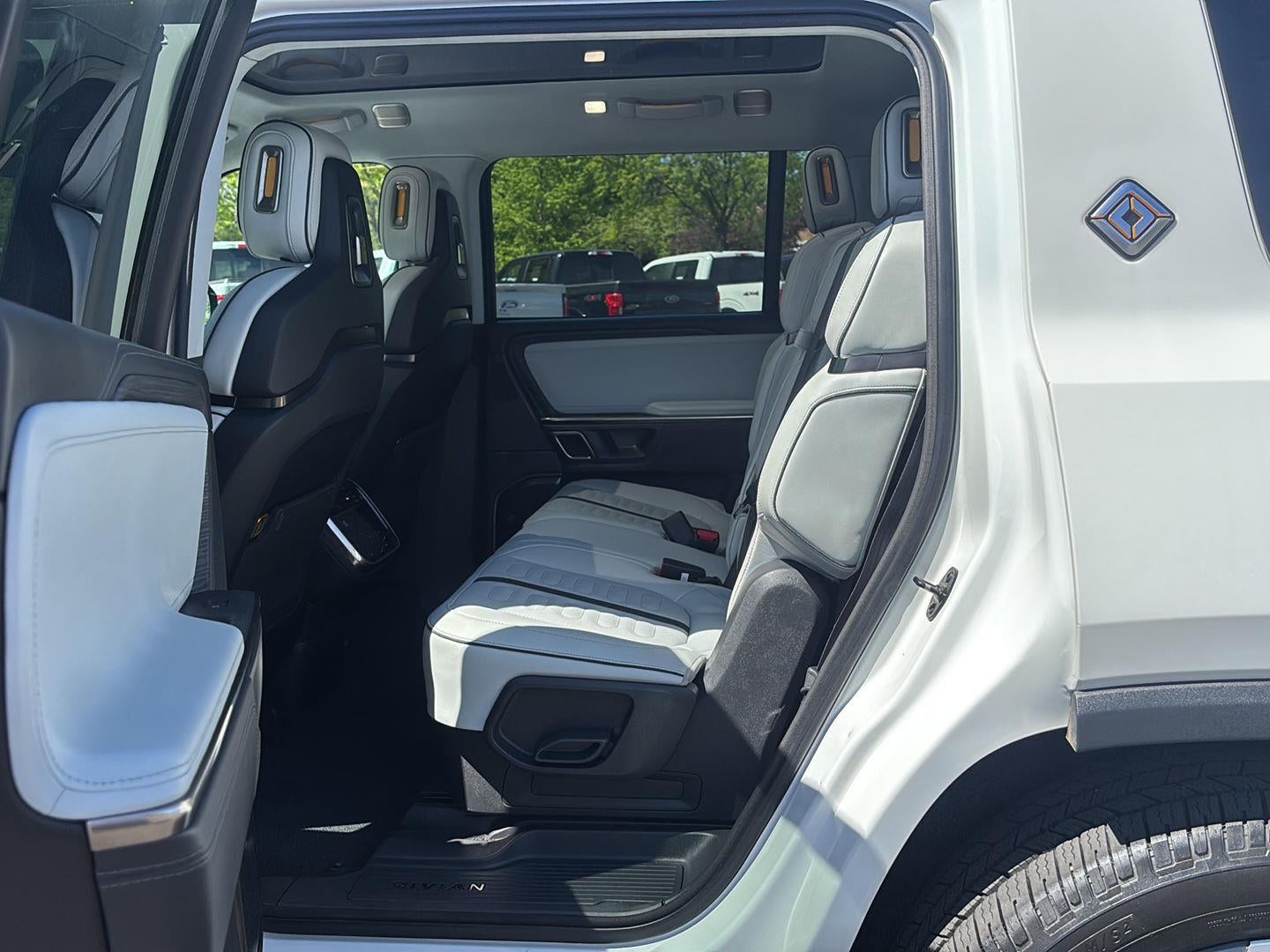 2024 Rivian R1S Adventure
