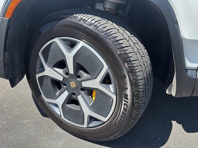 2024 Rivian R1S Adventure