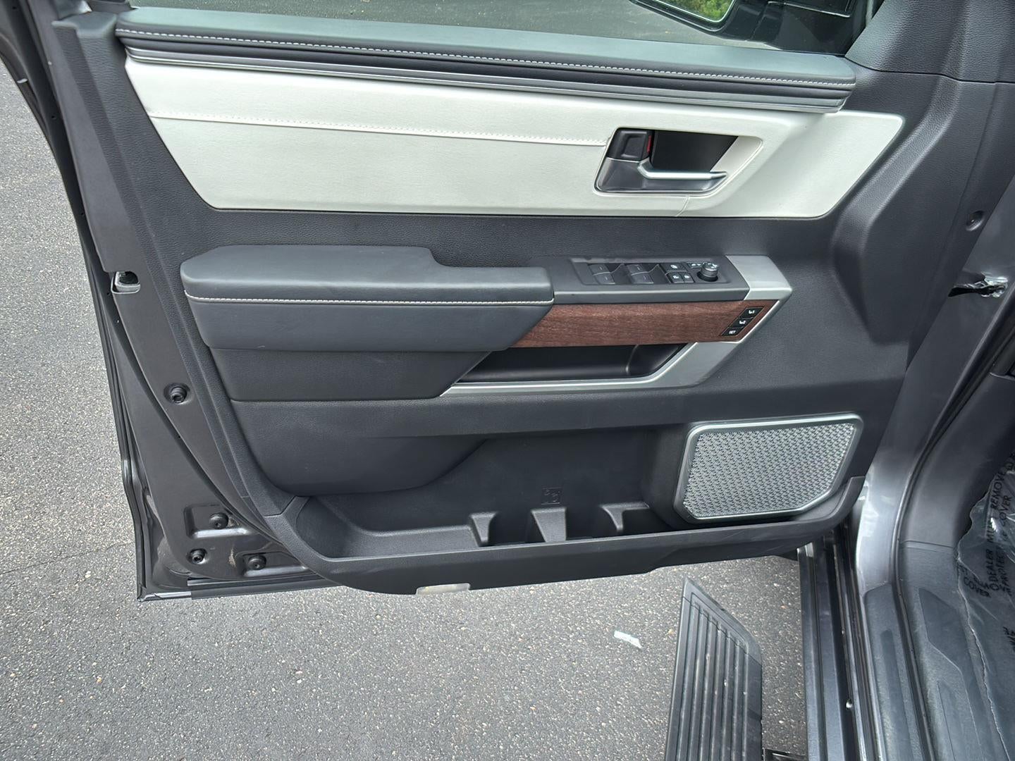 2025 Toyota SEQUOIA Base