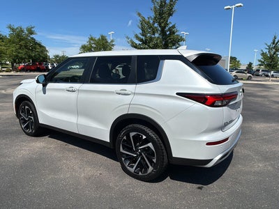 2024 Mitsubishi Outlander SE