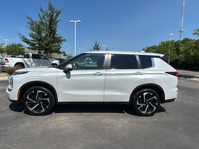 2024 Mitsubishi Outlander SE