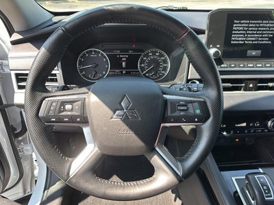 2024 Mitsubishi Outlander SE