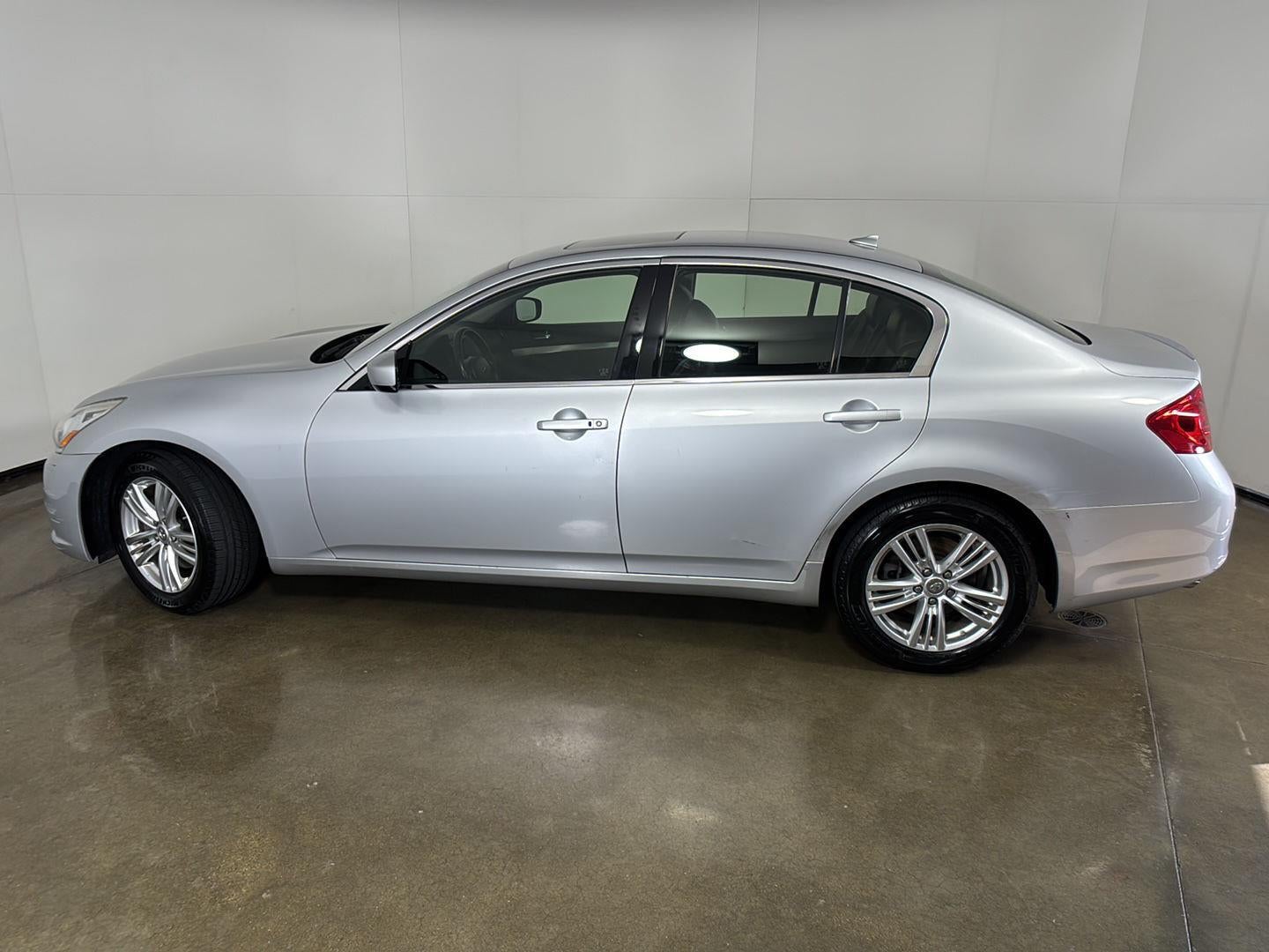 2013 INFINITI G37 Sedan x