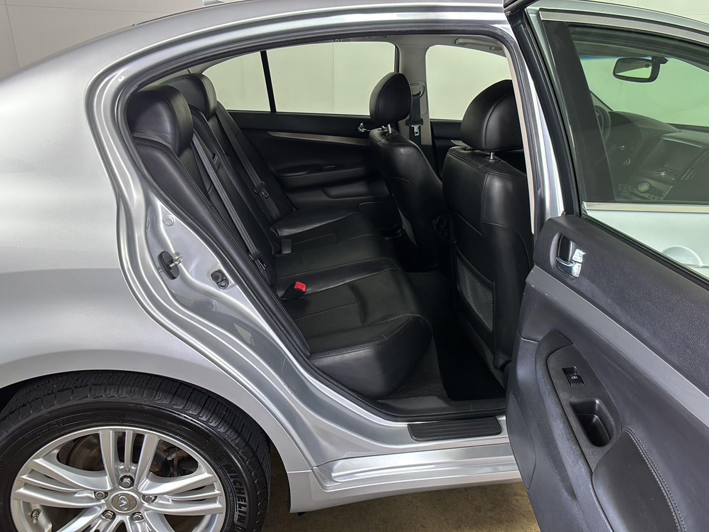 2013 INFINITI G37 Sedan x