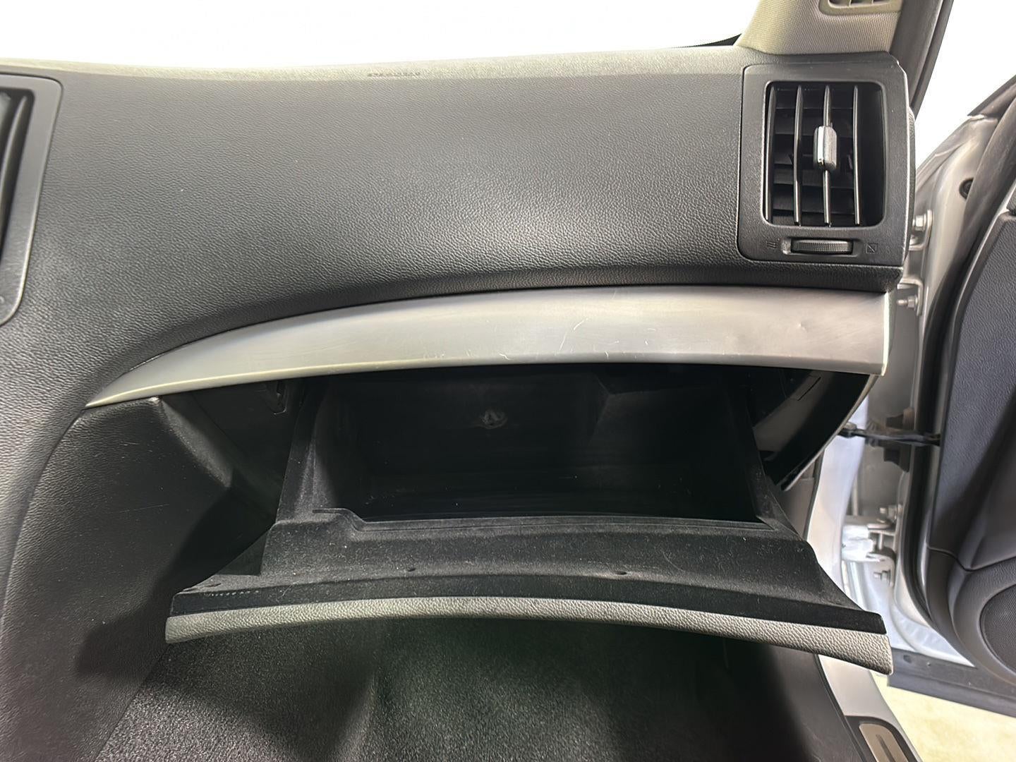 2013 INFINITI G37 Sedan x