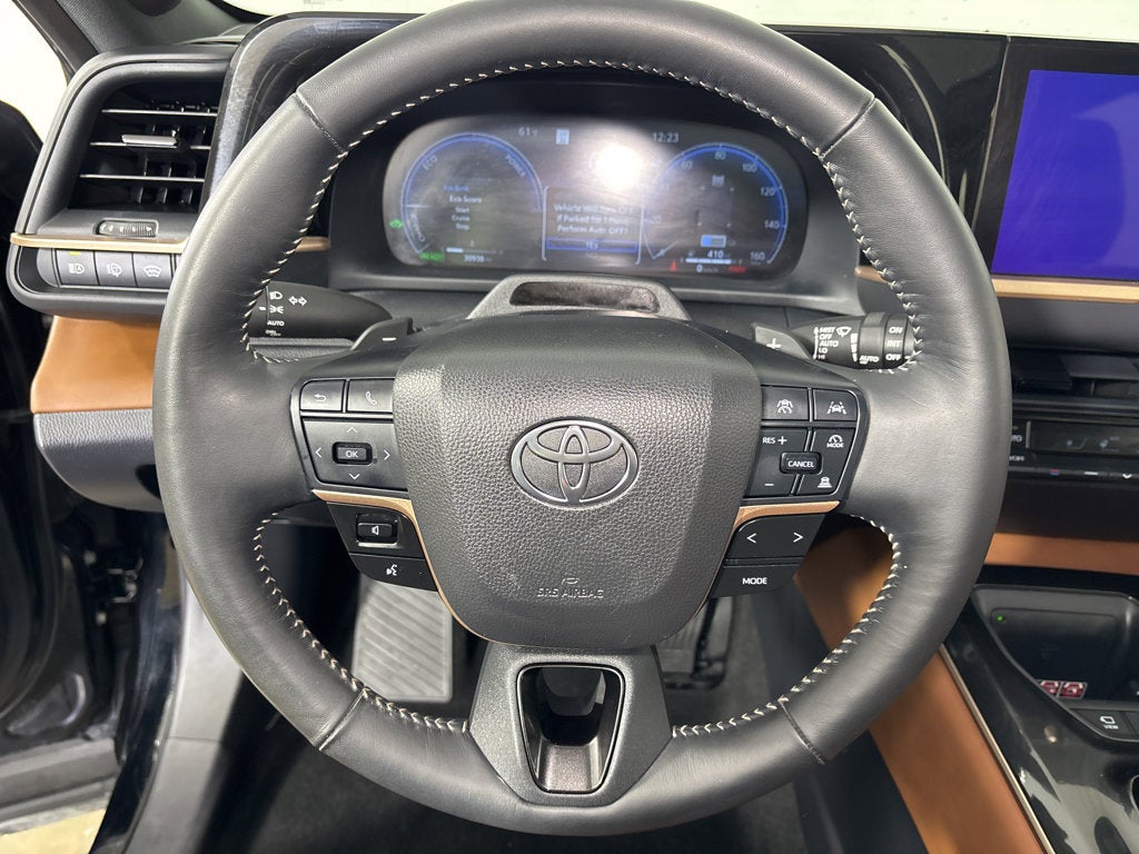 2025 Toyota Crown Signia Limited