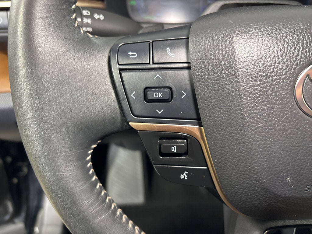 2025 Toyota Crown Signia Limited