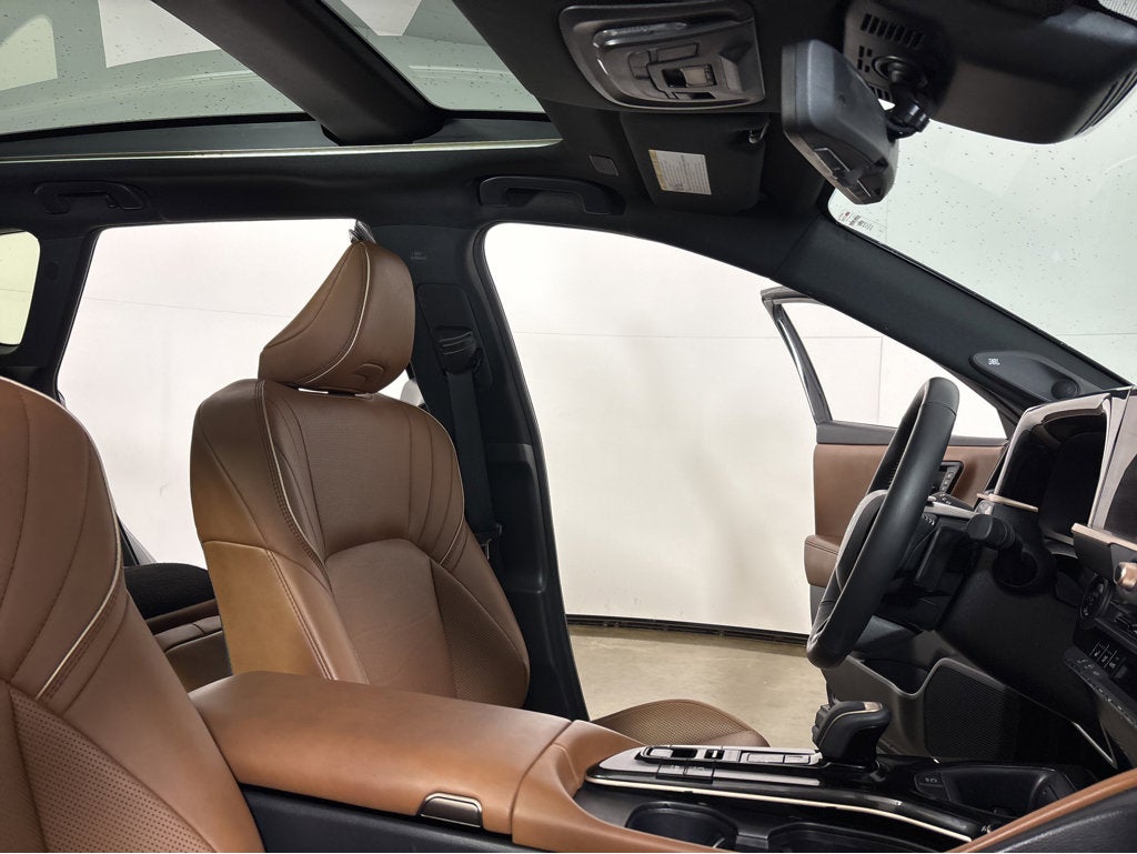 2025 Toyota Crown Signia Limited