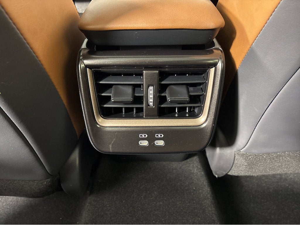 2025 Toyota Crown Signia Limited