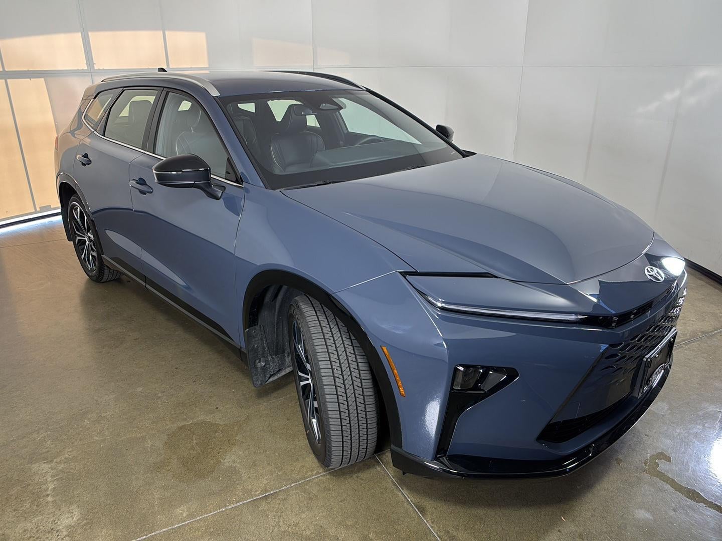 2025 Toyota Crown Signia XLE