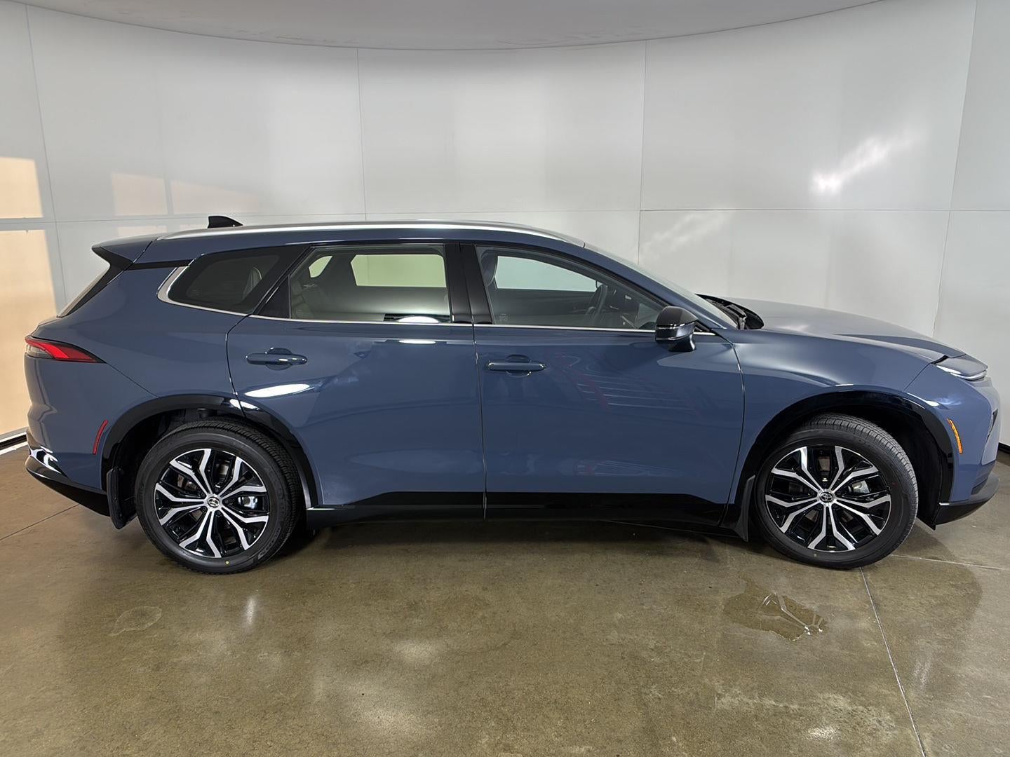 2025 Toyota Crown Signia XLE