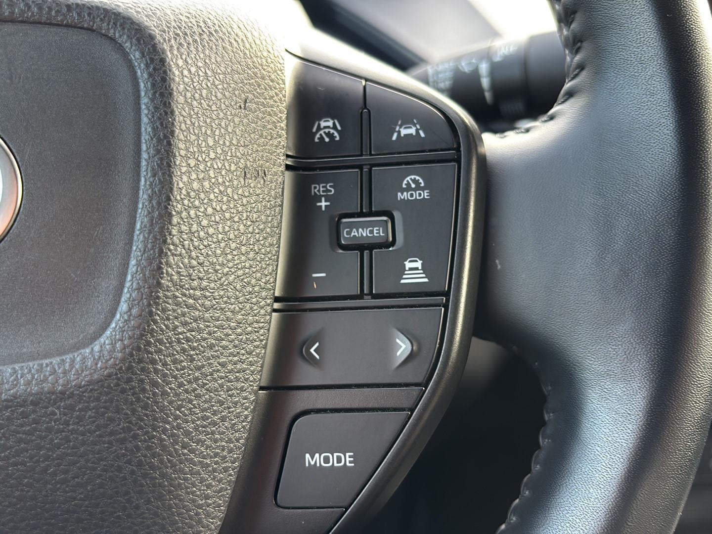 2024 Toyota Prius LE (Natl)