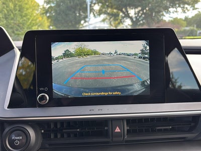 2024 Toyota Prius LE (Natl)