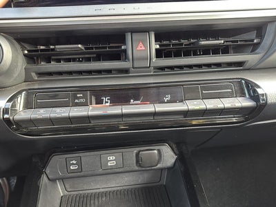 2024 Toyota Prius LE (Natl)