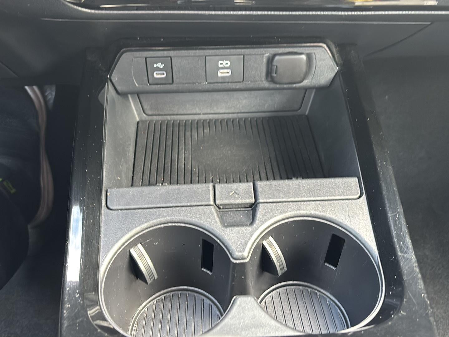 2024 Toyota Prius LE (Natl)
