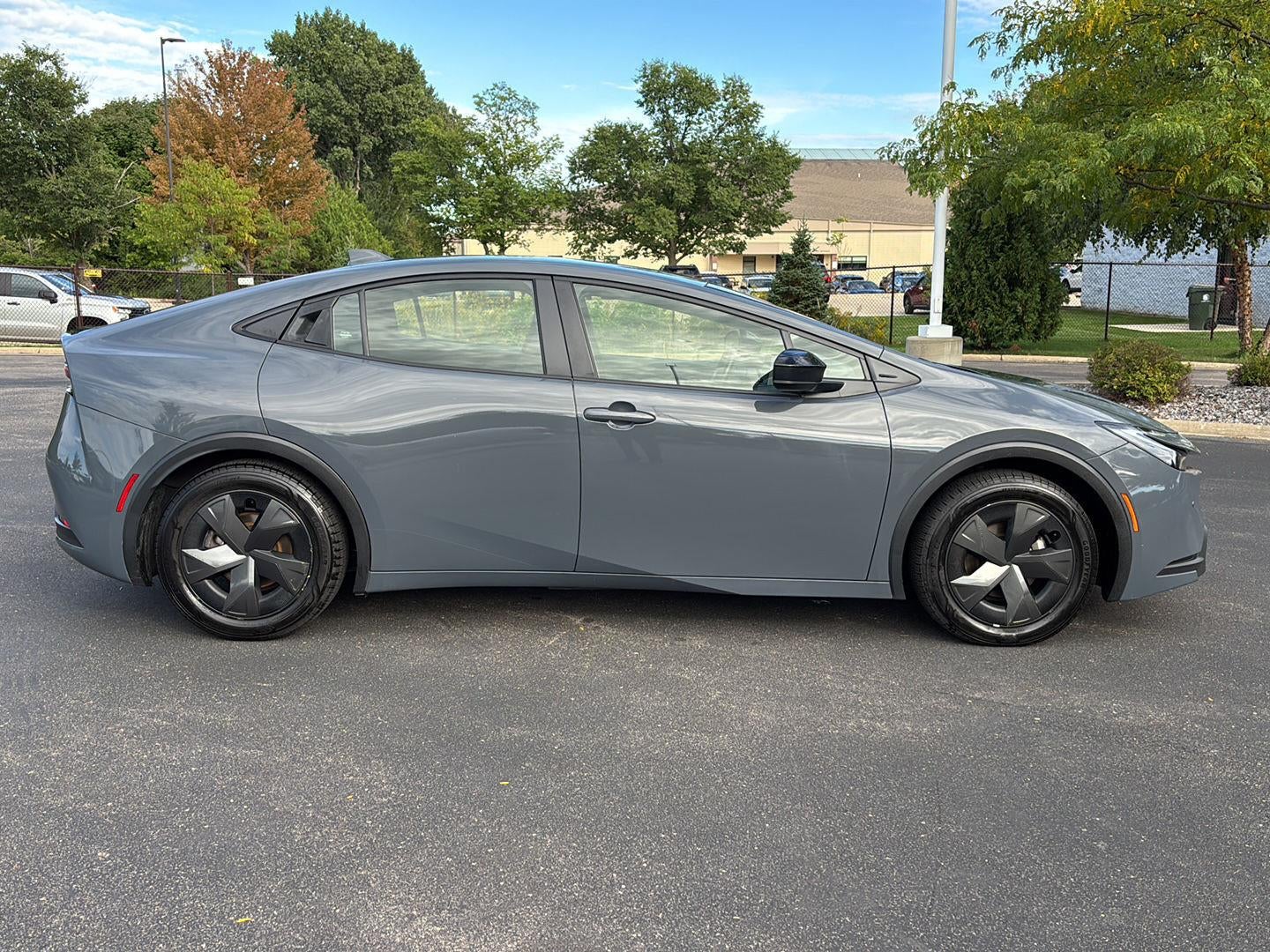 2024 Toyota Prius LE (Natl)