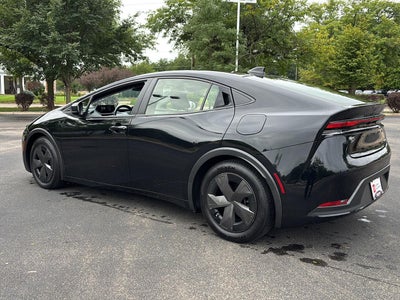 2024 Toyota Prius LE (Natl)