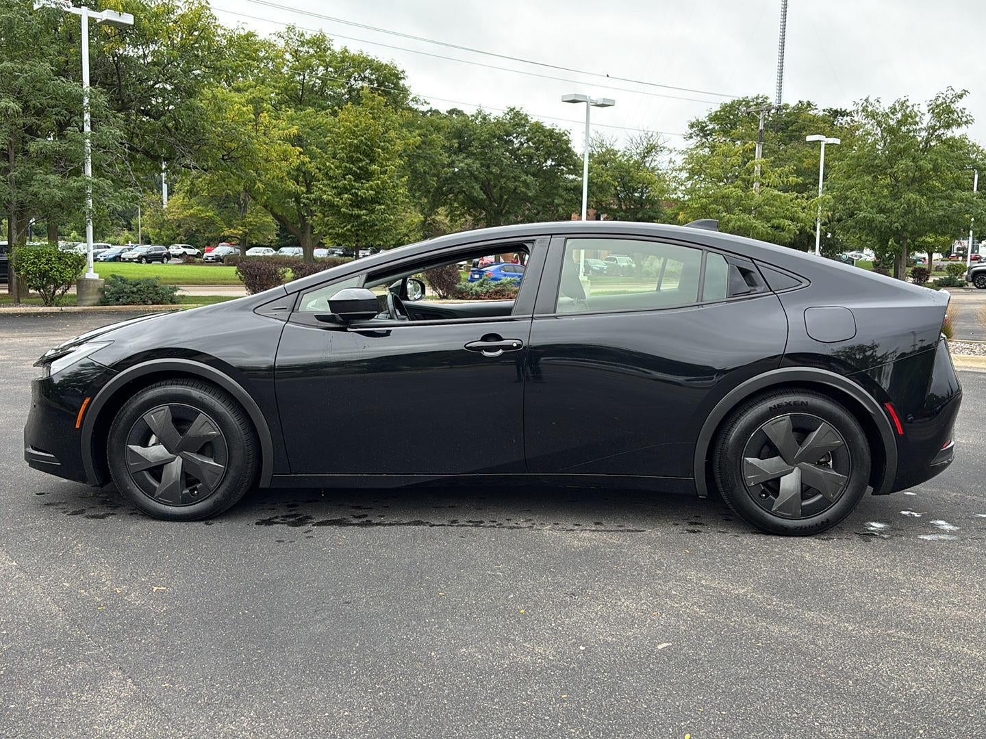 2024 Toyota Prius LE (Natl)