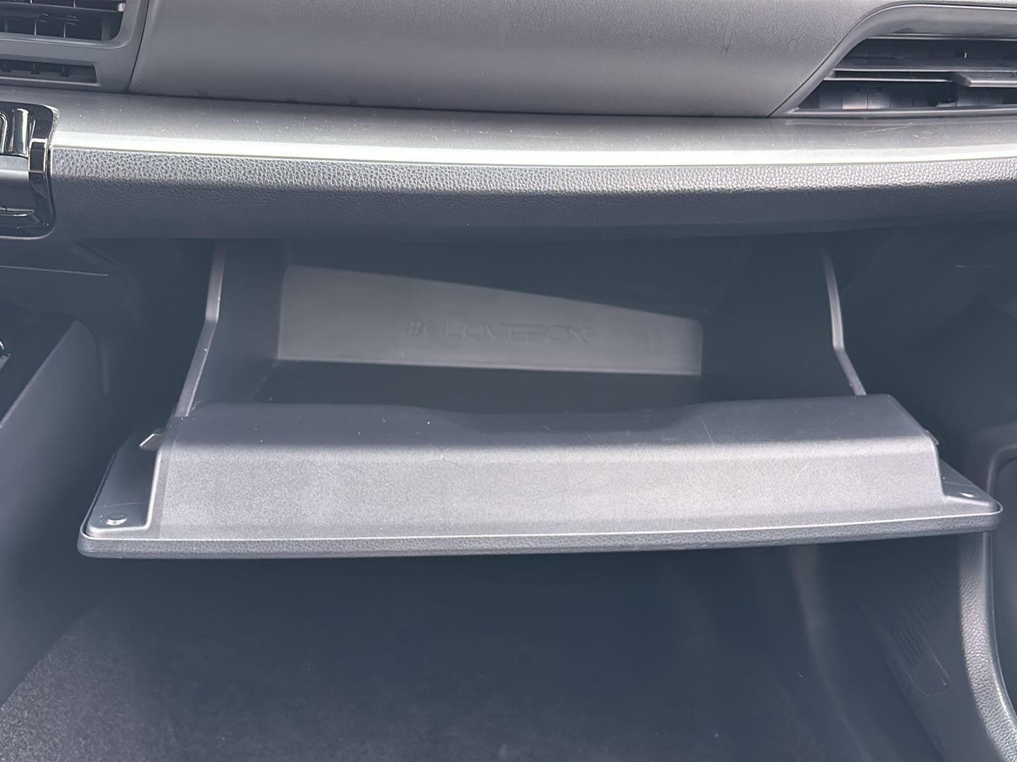 2024 Toyota Prius LE (Natl)