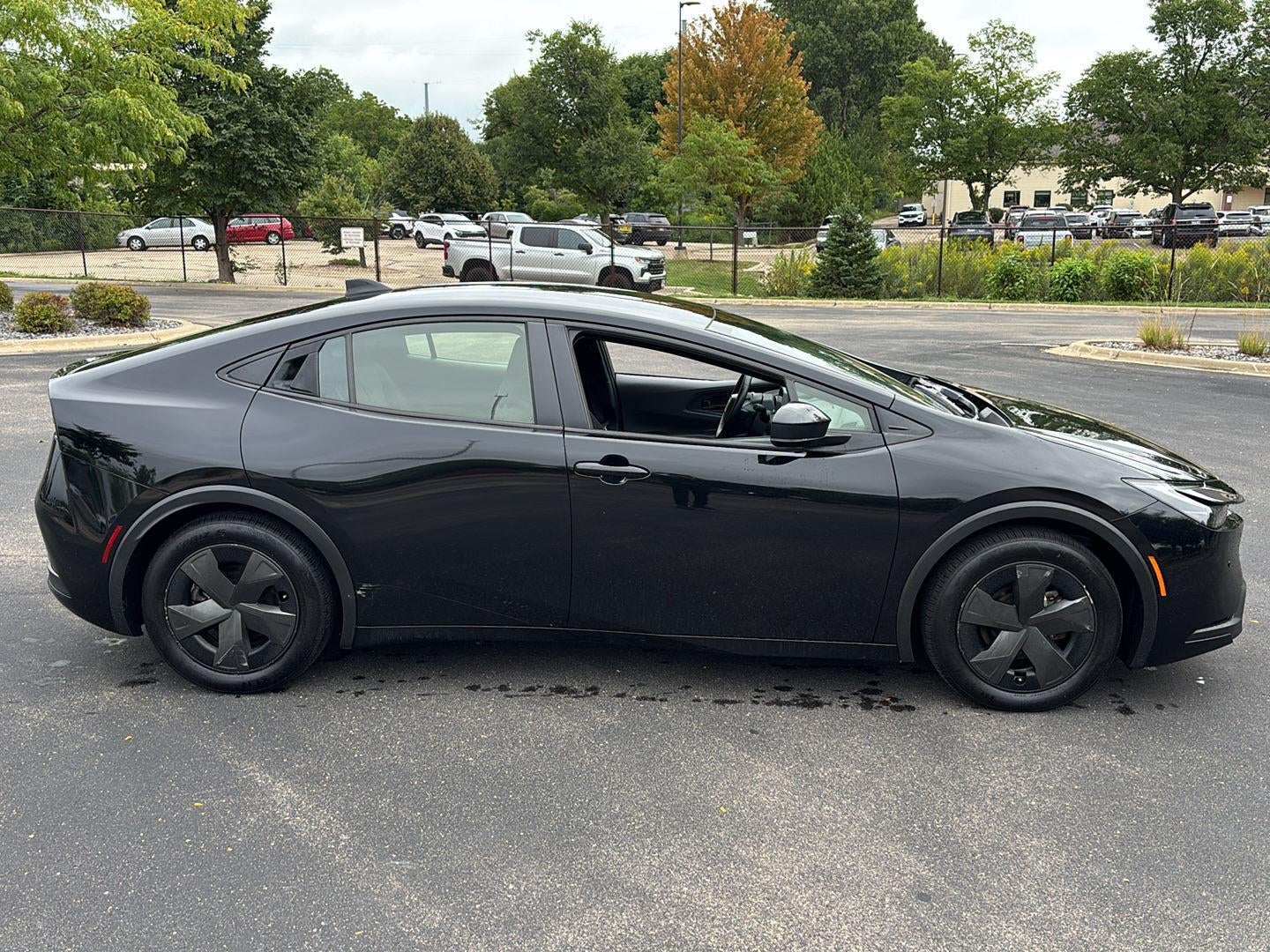 2024 Toyota Prius LE (Natl)