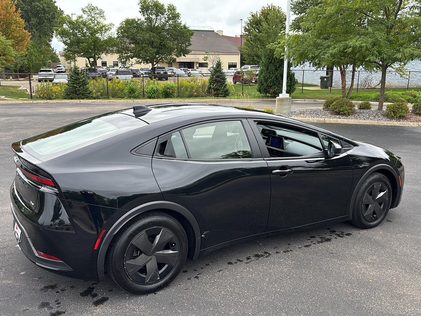 2024 Toyota Prius LE (Natl)