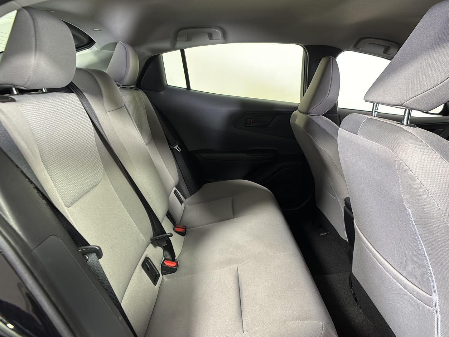 2025 Toyota Prius LE (Natl)