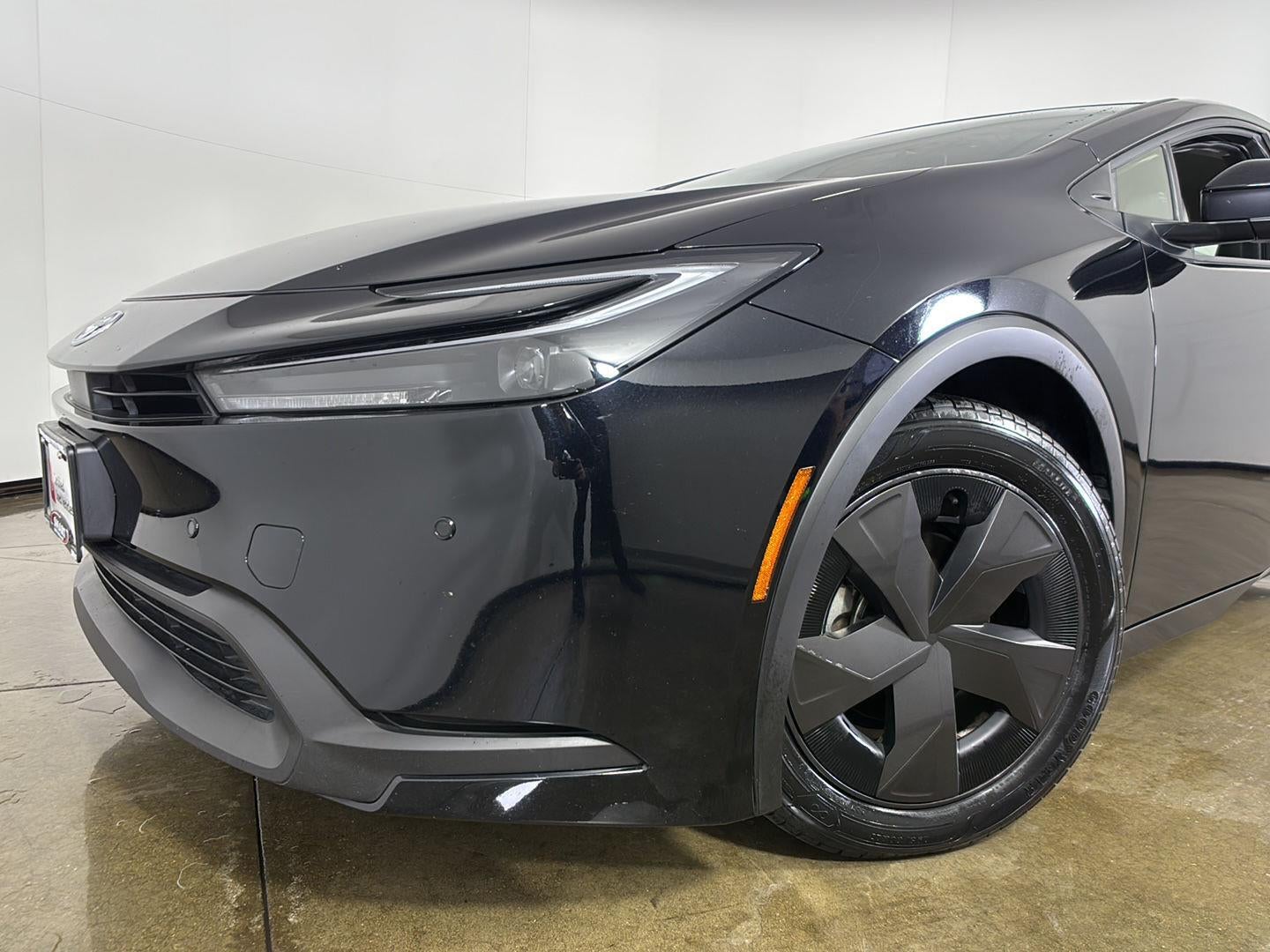 2025 Toyota Prius LE (Natl)