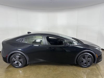 2025 Toyota Prius LE (Natl)