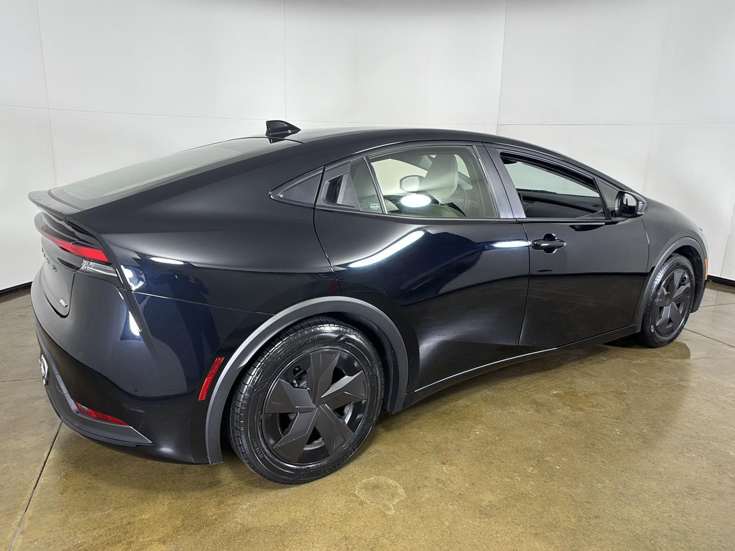 2025 Toyota Prius LE (Natl)