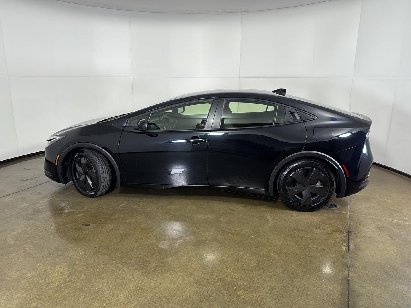 2025 Toyota Prius LE (Natl)
