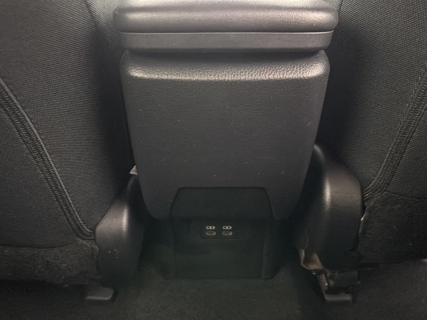 2025 Toyota Prius LE (Natl)