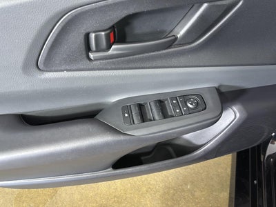 2025 Toyota Prius LE (Natl)