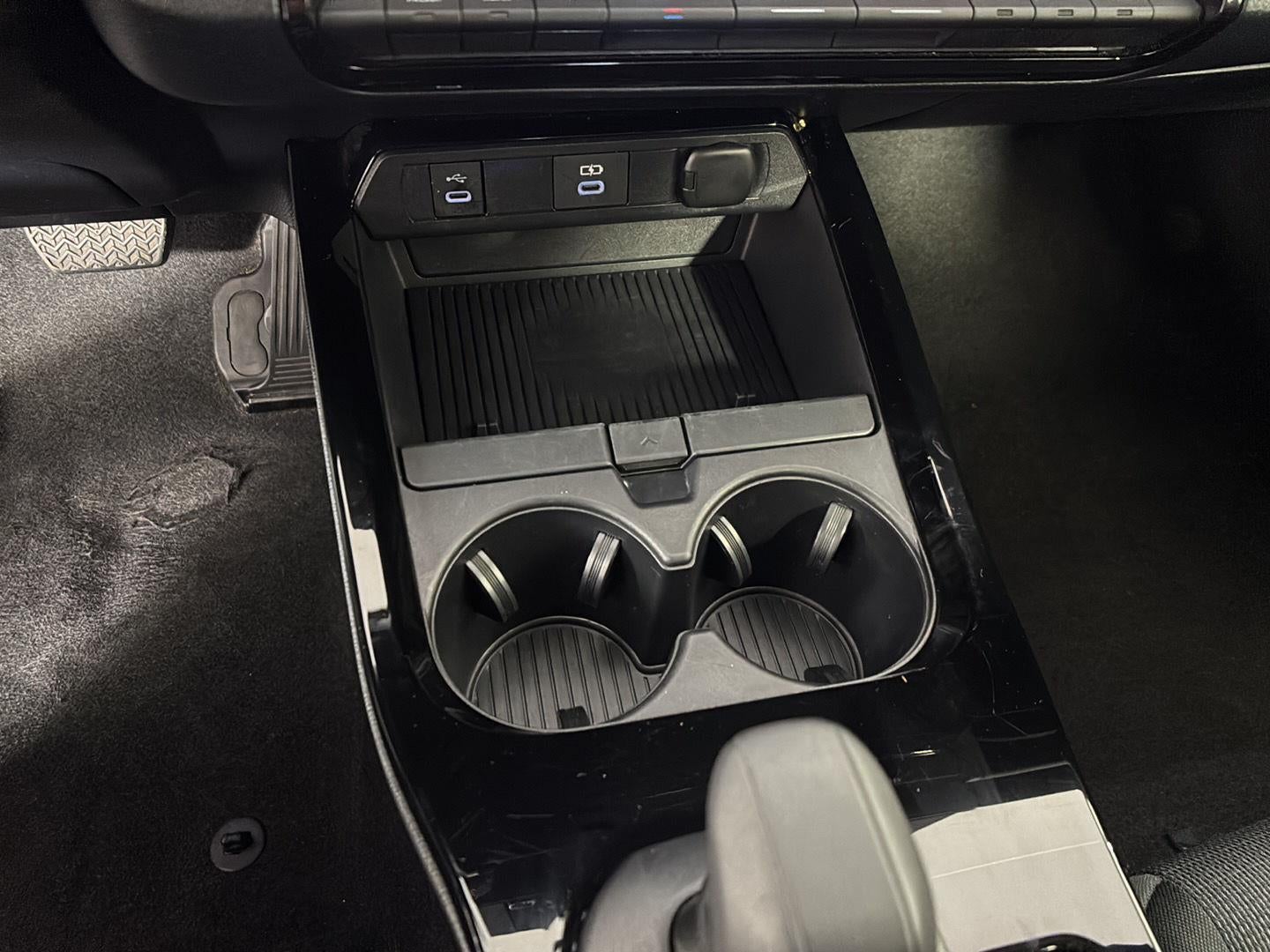 2025 Toyota Prius LE (Natl)